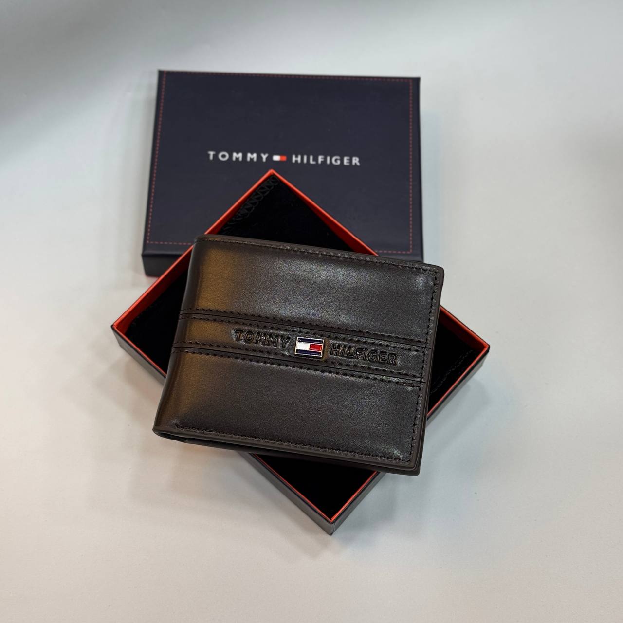 Tommy Wallets model (3)