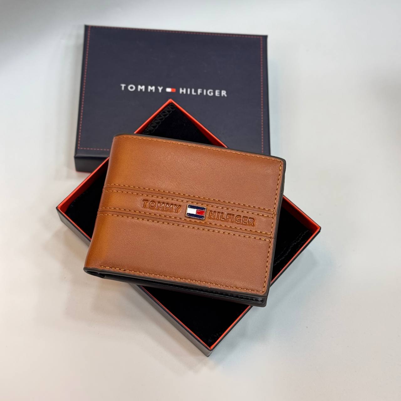 Tommy Wallets model (3)